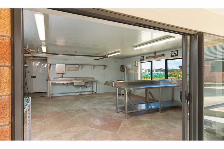 Photo of property in 875 Awhitu Road, Pollok, Waiuku, 2683