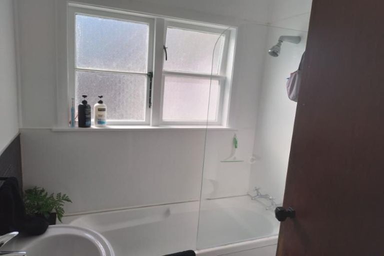 Photo of property in 6 Coates Grove, Silverstream, Upper Hutt, 5019