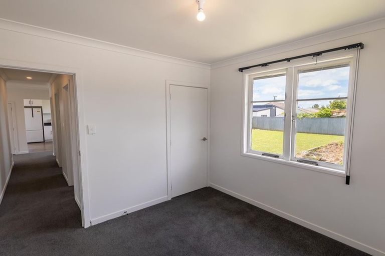 Photo of property in 1 Kauri Street, Levin, 5510