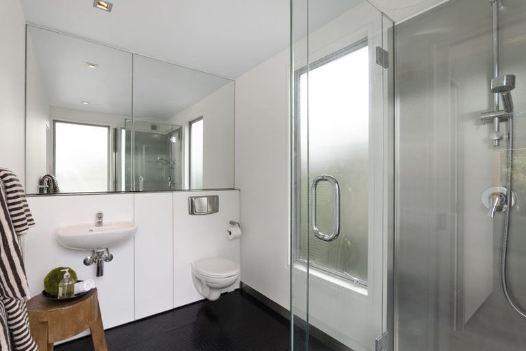 Photo of property in 60 Aikmans Road, Merivale, Christchurch, 8014