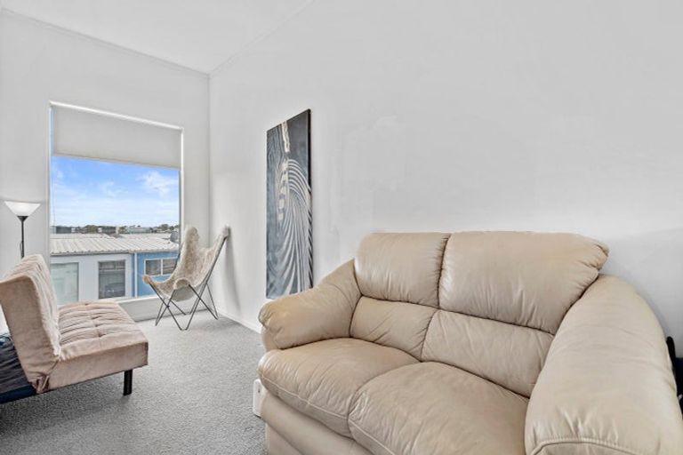 Photo of property in 31 Reynolds Place, Papamoa Beach, Papamoa, 3118