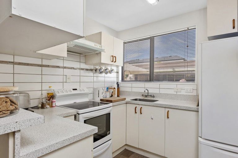 Photo of property in 3/15 Goldsmith Place, Waltham, Christchurch, 8023