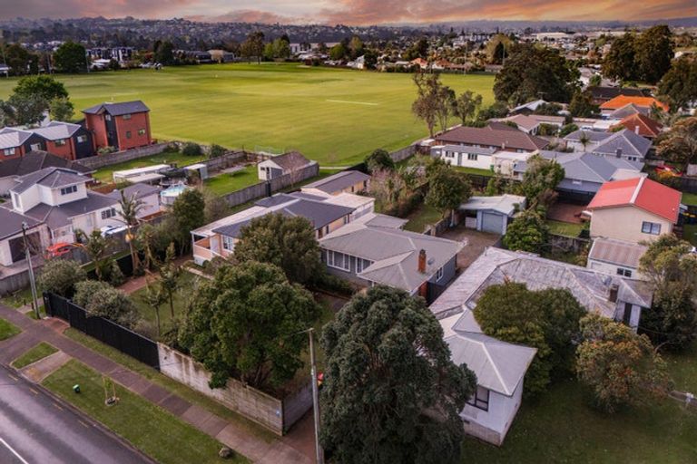 Photo of property in 69 Taikata Road, Te Atatu Peninsula, Auckland, 0610