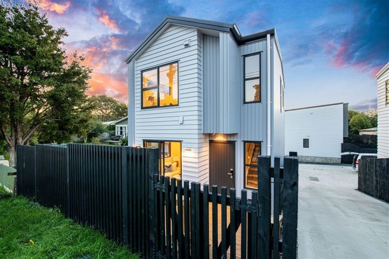 Photo of property in 50a Sherwood Avenue, Te Atatu South, Auckland, 0610