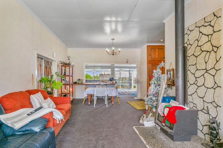 Photo of property in 366 Arapaepae Road South, Levin, 5571