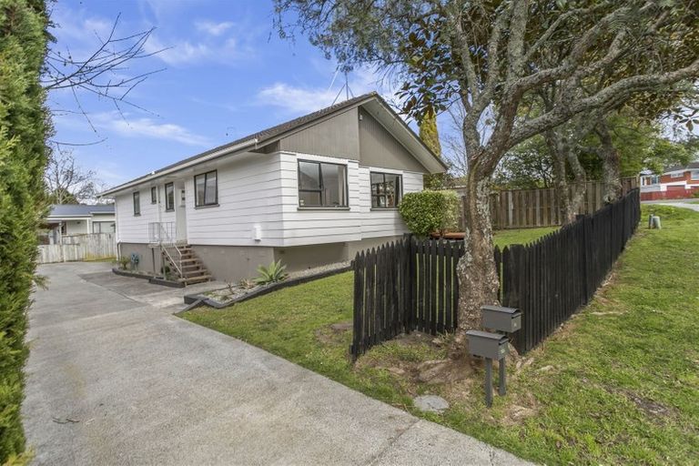 Photo of property in 30 Beechdale Crescent, Pakuranga Heights, Auckland, 2010