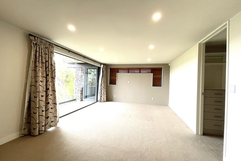 Photo of property in 10 Rangi Avenue, Schnapper Rock, Auckland, 0632