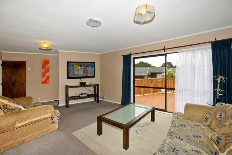 Photo of property in 1/52 Guadeloupe Crescent, Grenada Village, Wellington, 6037