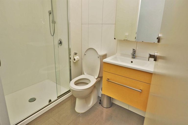 Photo of property in Twin Towers, 402/17 Putney Way, Manukau, Auckland, 2104