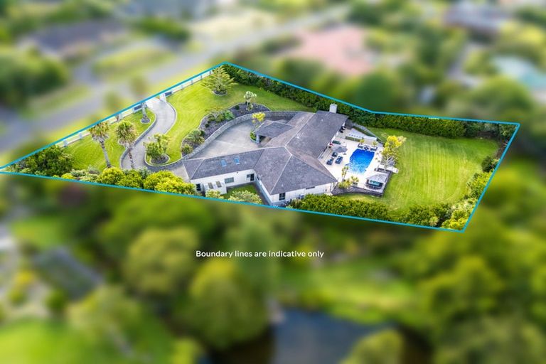 Photo of property in 7 Burgundy Park Avenue, Henderson, Auckland, 0612