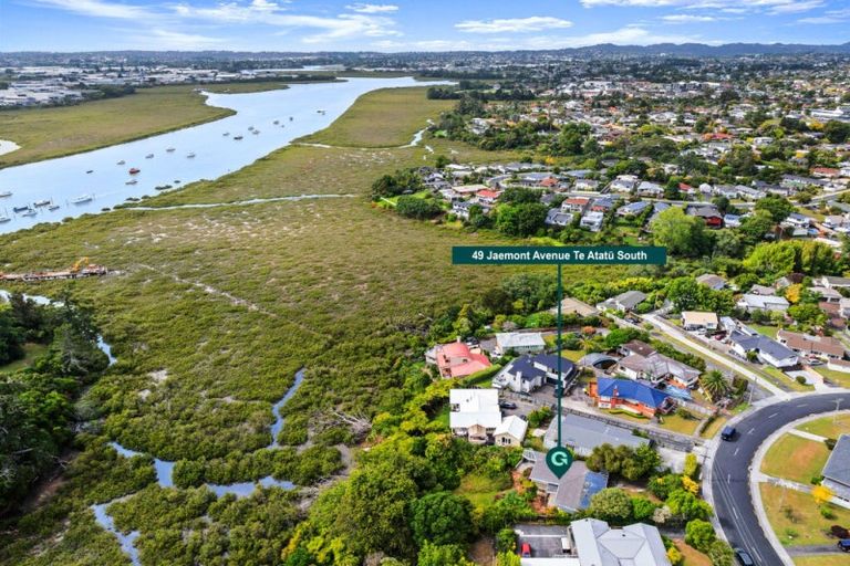 Photo of property in 49 Jaemont Avenue, Te Atatu South, Auckland, 0610