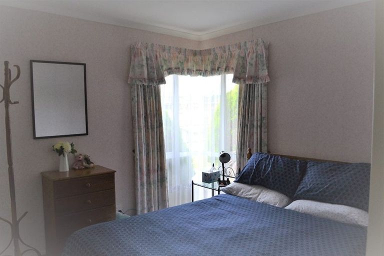 Photo of property in 33 Abby Road, Fitzherbert, Palmerston North, 4410