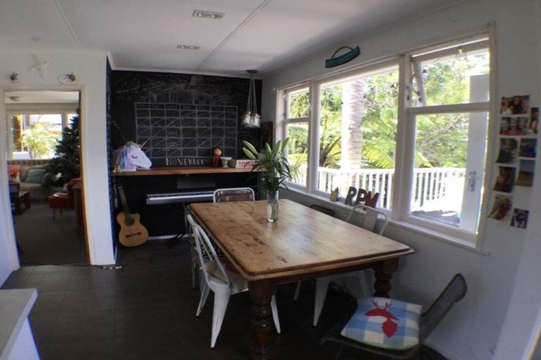 Photo of property in 19 Fairway Avenue, Red Beach, 0932