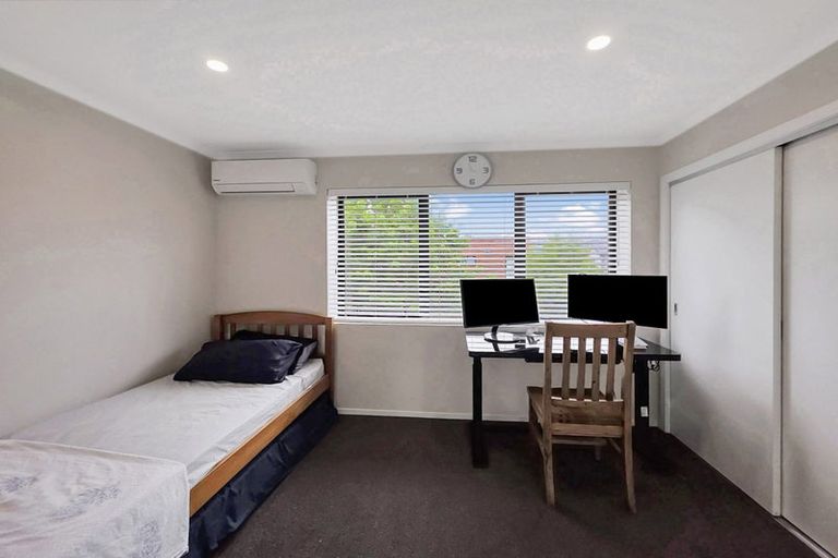 Photo of property in 4/89 Hobsonville Point Road, Hobsonville, Auckland, 0616