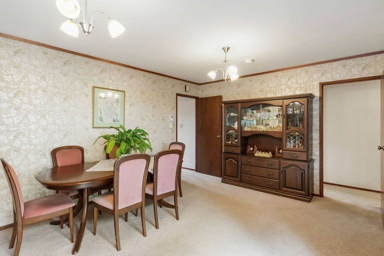 Photo of property in 15 Mark Edward Drive, Half Moon Bay, Auckland, 2012