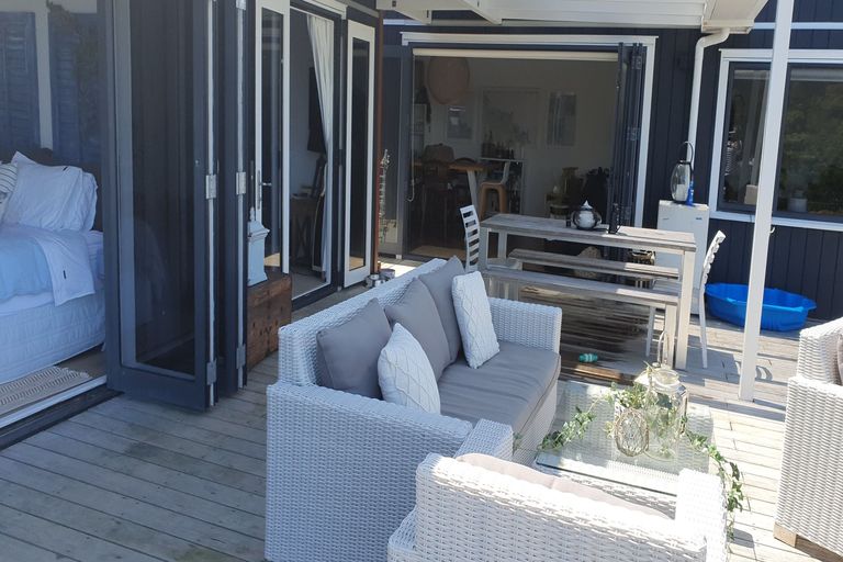 Photo of property in 7a Bush Point Road, Cable Bay, 0420