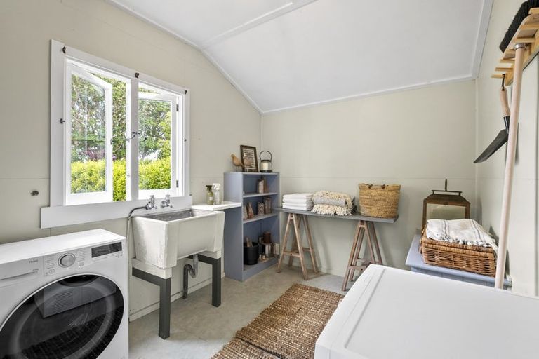 Photo of property in 17 Queen Street, Northcote Point, Auckland, 0627