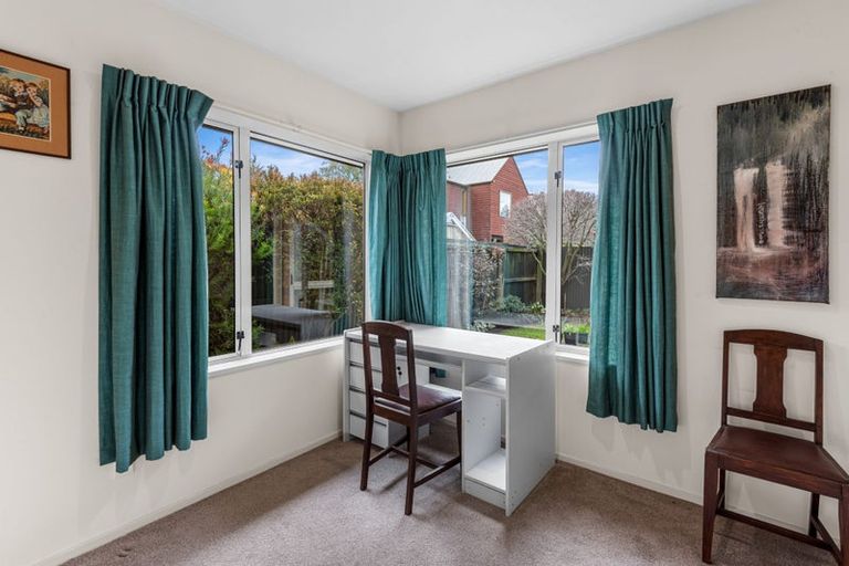 Photo of property in 2/14 Middlepark Road, Sockburn, Christchurch, 8042