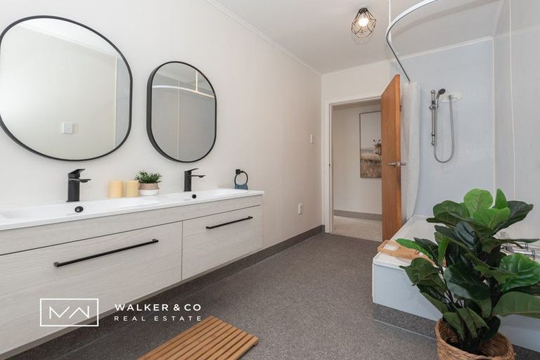 Photo of property in 21 Moonshine Road, Trentham, Upper Hutt, 5018