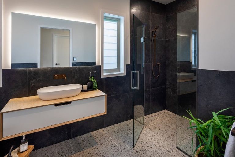 Photo of property in 13 Oates Place, Greytown, 5712