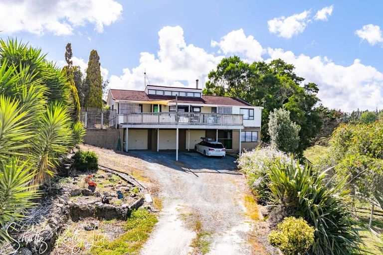 Photo of property in 16 Kaiwaka-mangawhai Road, Kaiwaka, 0975