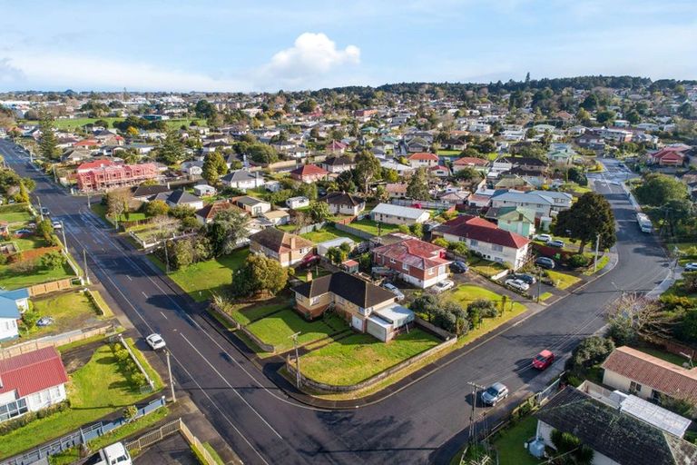 Photo of property in 2 Browning Street, Manurewa East, Auckland, 2102