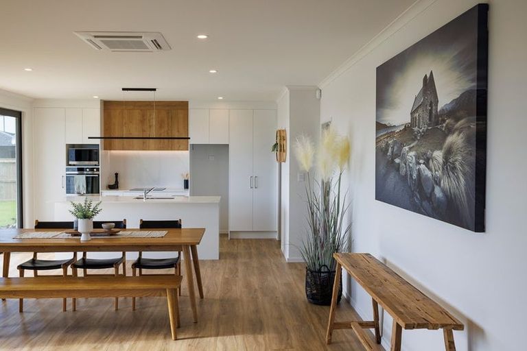 Photo of property in 32 Te Piriti Road, One Tree Point, 0118