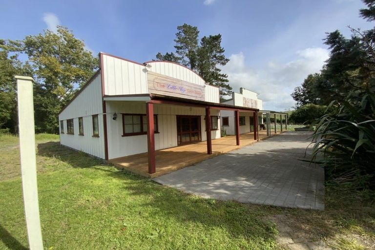 Photo of property in 59 Chamberlain Road, Bombay, 2675