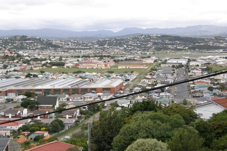 Photo of property in 24 Imperial Terrace, Melrose, Wellington, 6022