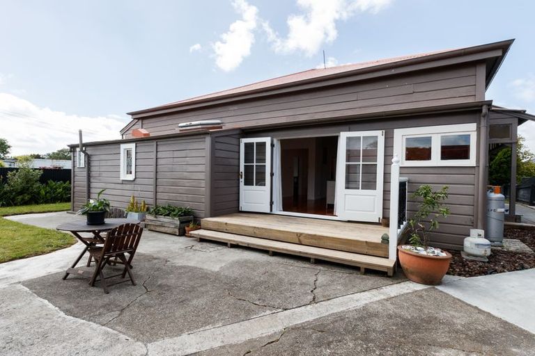 Photo of property in 231 College Street, West End, Palmerston North, 4412