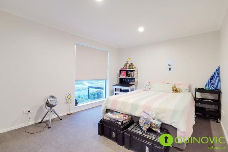 Photo of property in 52 Te Oneroa Way, Long Bay, Auckland, 0630