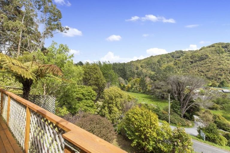 Photo of property in 284 Moores Valley Road, Wainuiomata, 5373