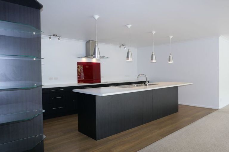 Photo of property in 17 Charlotte Way, Raumati South, Paraparaumu, 5032