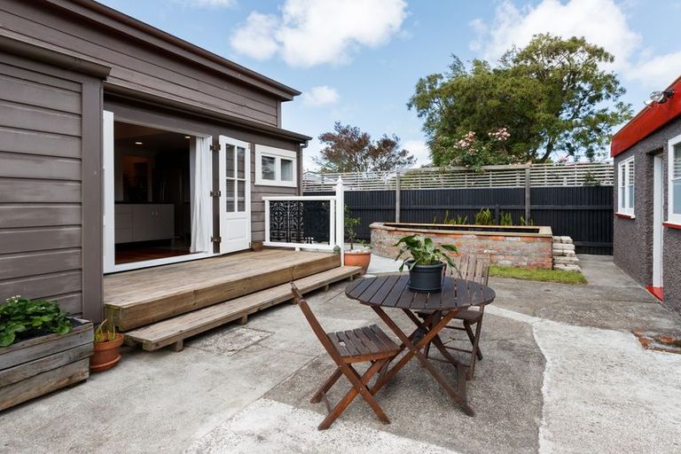 Photo of property in 231 College Street, West End, Palmerston North, 4412