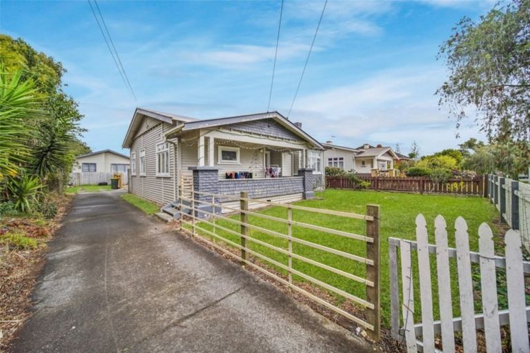 Photo of property in 14 Tennessee Avenue, Mangere East, Auckland, 2024