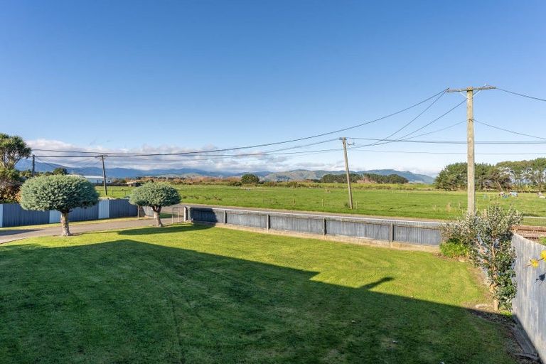 Photo of property in 2 Kiharoa Street, Otaki Beach, Otaki, 5512