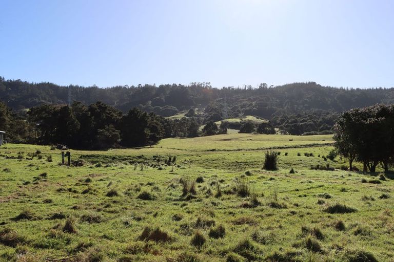 Photo of property in 121 Tapu Road, Huapai, Kumeu, 0810