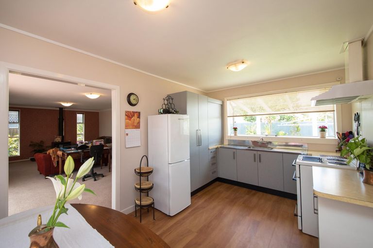 Photo of property in 30 Battersea Place, Roslyn, Palmerston North, 4414