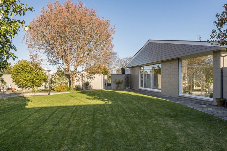 Photo of property in 214 Grahams Road, Burnside, Christchurch, 8053