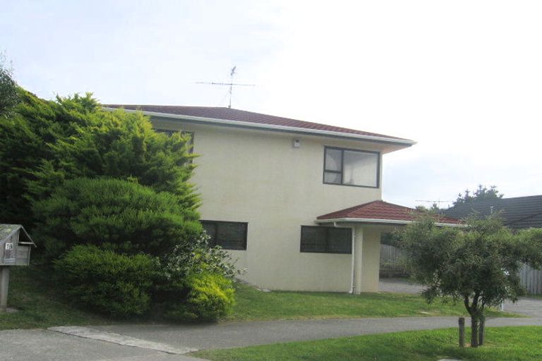 Photo of property in 18 Otamarau Grove, Maungaraki, Lower Hutt, 5010