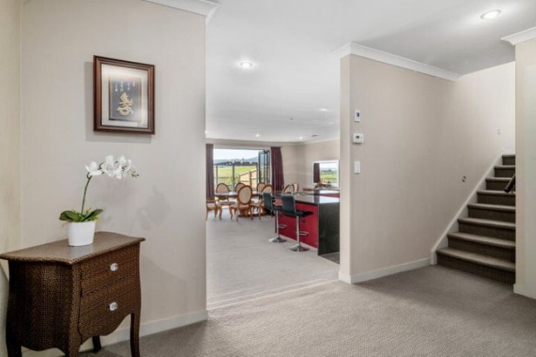 Photo of property in 27 Devoy Drive, Owhata, Rotorua, 3010