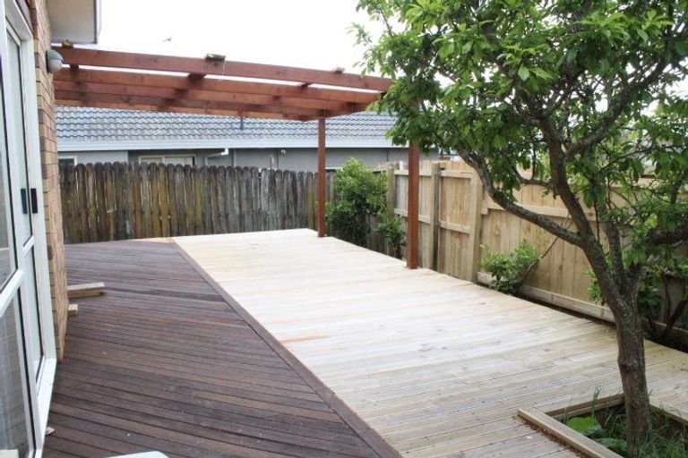 Photo of property in 1/25 Keswick Close, Northpark, Auckland, 2013