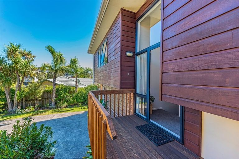 Photo of property in 2/1 Bass Street, West Harbour, Auckland, 0618