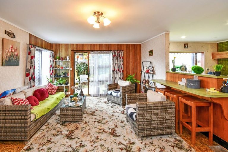 Photo of property in 17 Justamere Place, Weymouth, Auckland, 2103