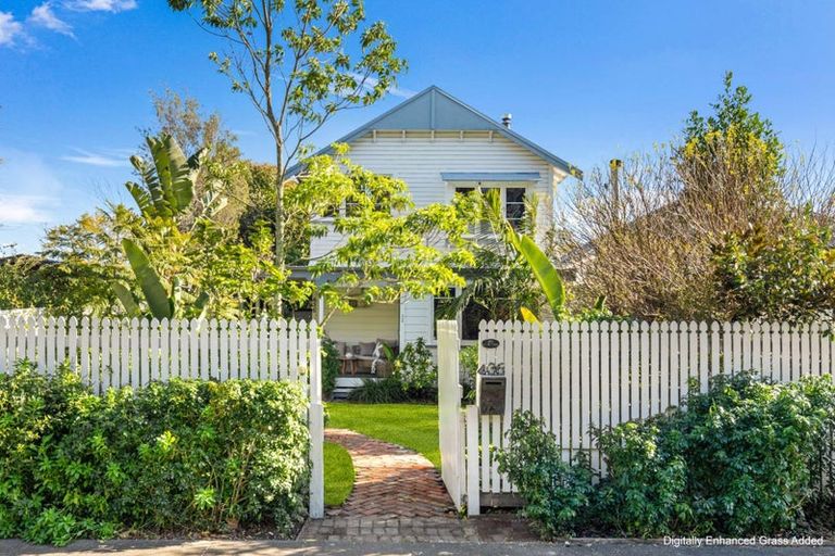 Photo of property in 436 Aberdeen Road, Gisborne, 4010