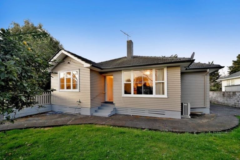 Photo of property in 1/2 Esperanto Road, Papatoetoe, Auckland, 2025