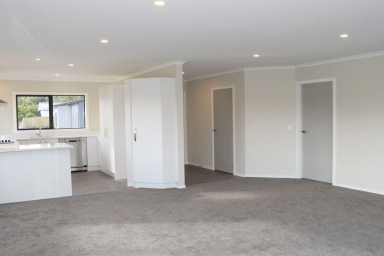 Photo of property in 2 Kingi Te Ahoaho Place, Otaki, 5512
