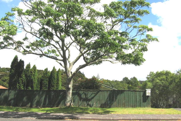 Photo of property in 52 Simon Ellice Drive, Bayview, Auckland, 0629