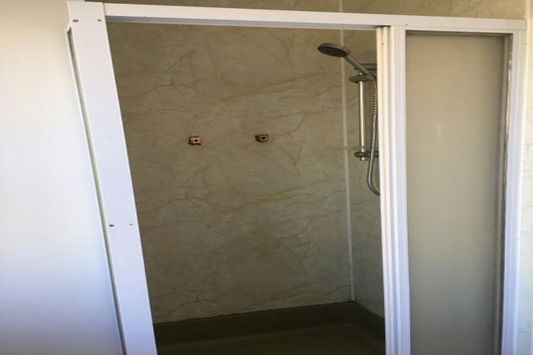 Photo of property in 16 Linley Place, Hillcrest, Auckland, 0627