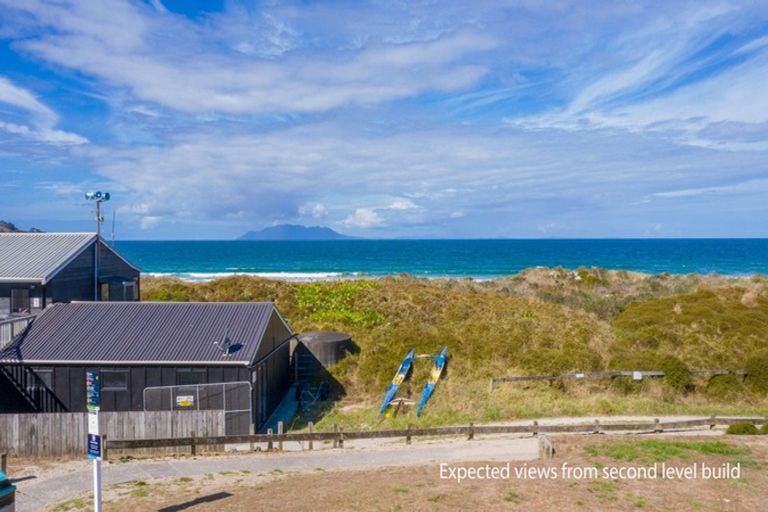 Photo of property in 5 Matariki Street, Omaha, 0986